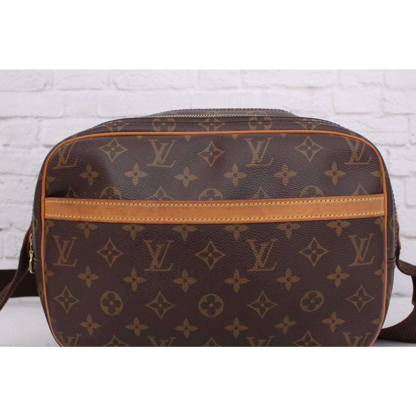 Louis Vuitton Reporter PM Monogram Crossbody & Shoulder Bag Messenger Zip A2649