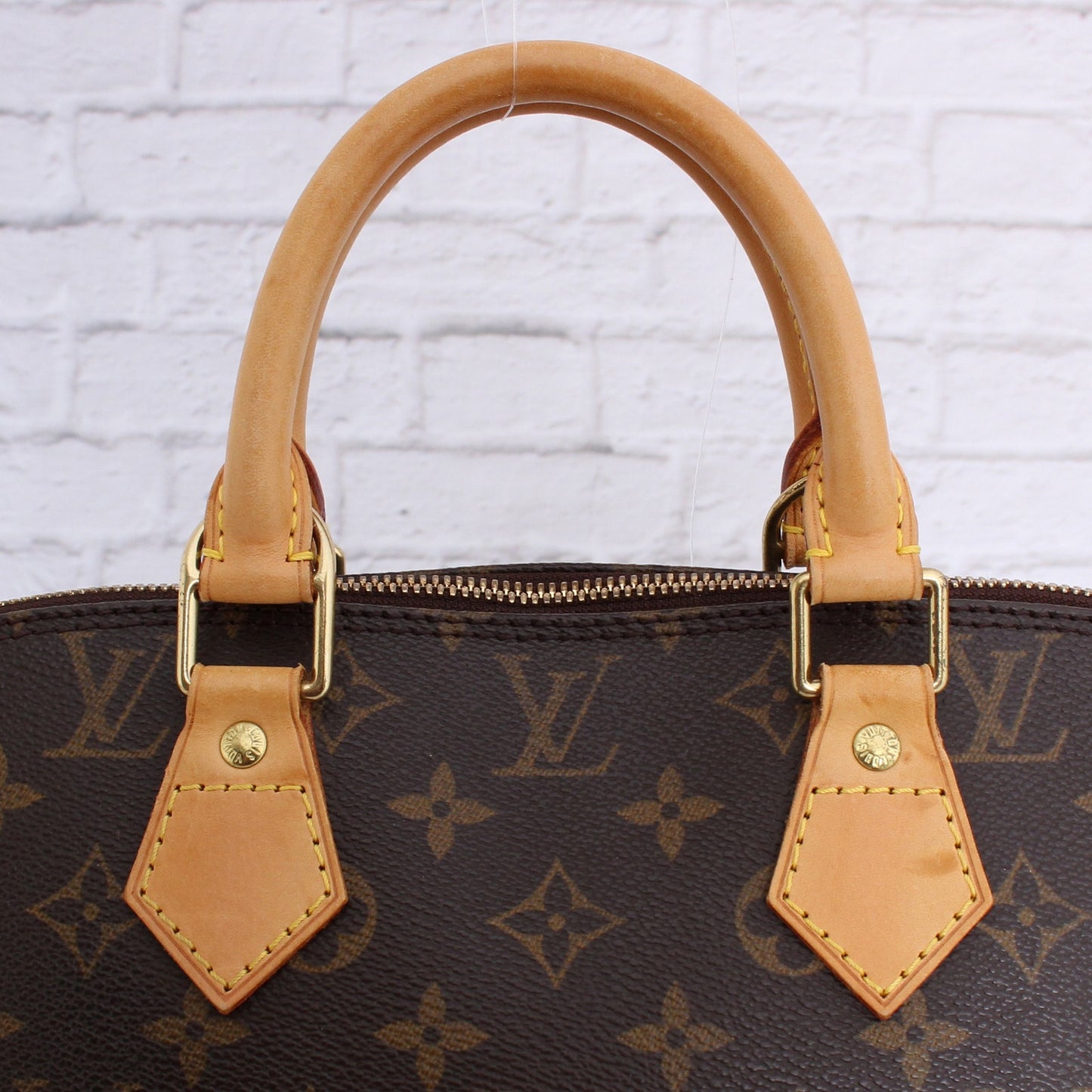 Louis Vuitton Alma MM Monogram Satchel Brown Leather Handbag Zip Tote