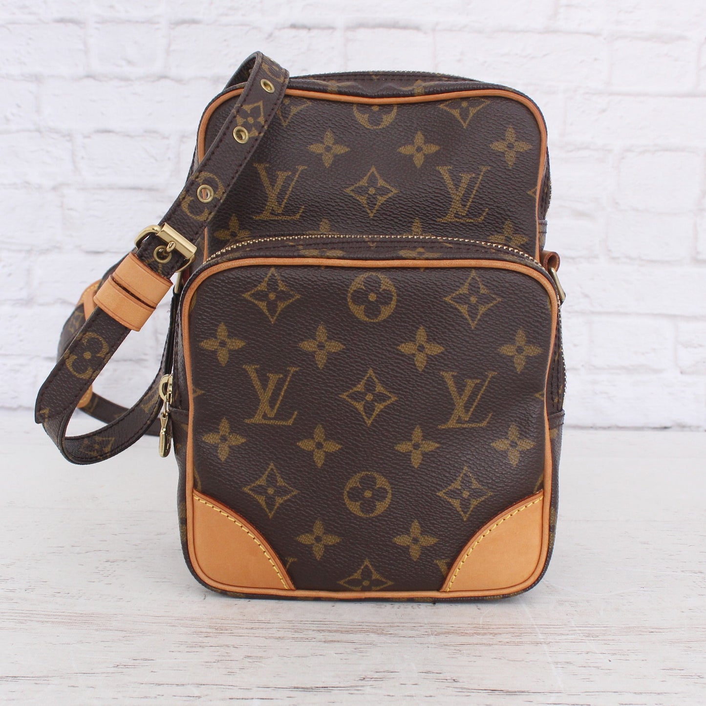 Louis Vuitton Amazon Crossbody Monogram