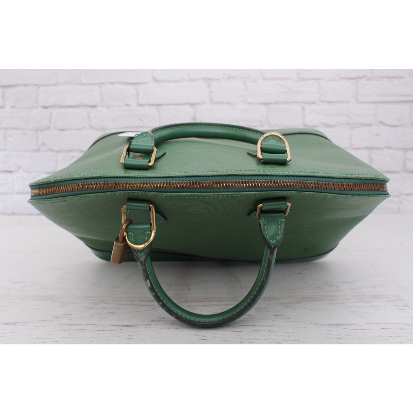 Louis Vuitton Alma MM Green Epi Satchel Leather Handbag Bag Tote Purse A5064