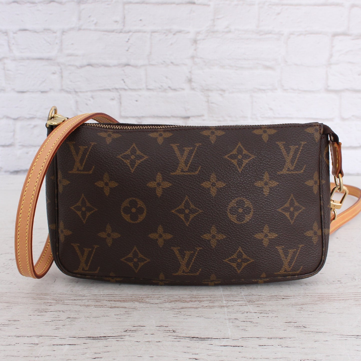 Louis Vuitton Pochette Accessoires Monogram Crossbody & Shoulder Clutch