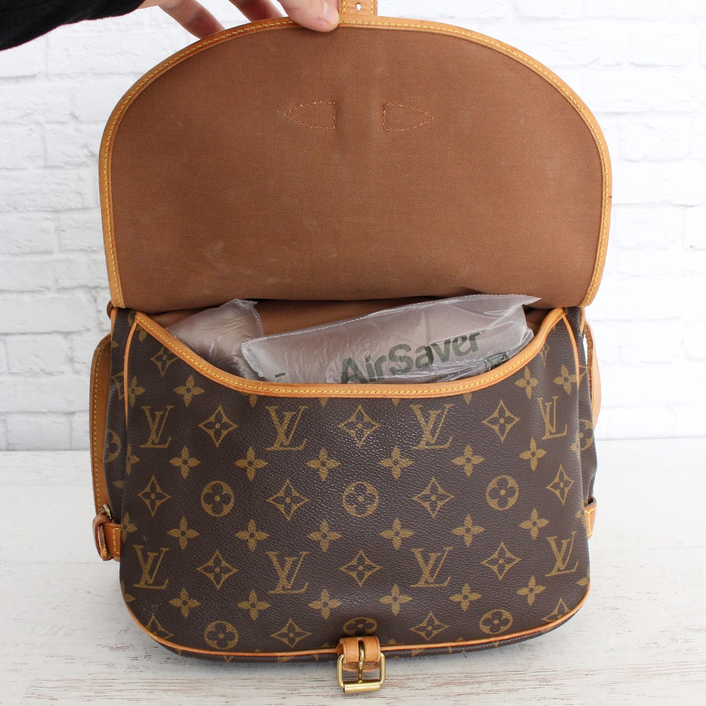 Louis Vuitton Saumur 30 Monogram Crossbody & Shoulder