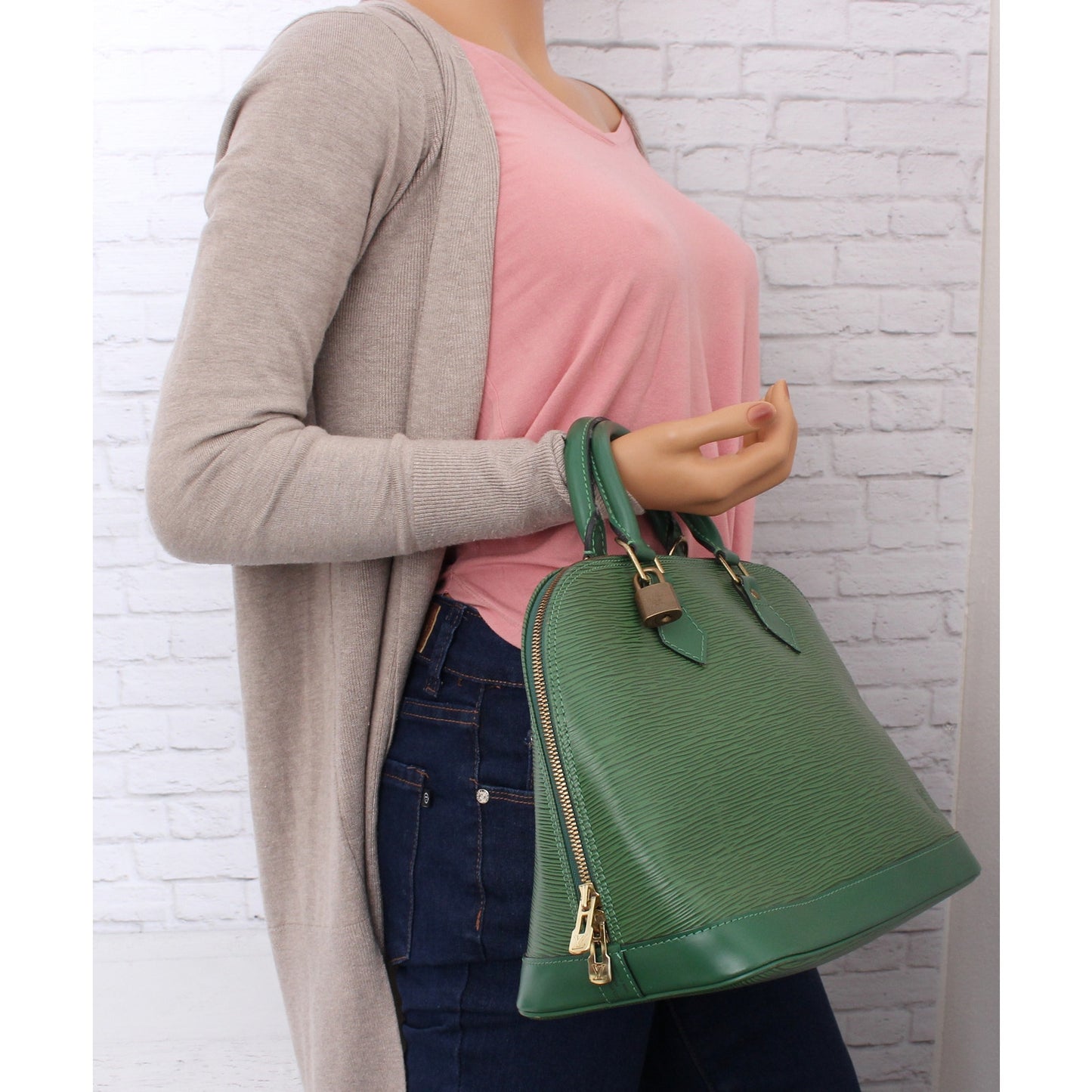 Louis Vuitton Alma MM Green Epi Satchel Leather Handbag Bag Tote Purse A5064