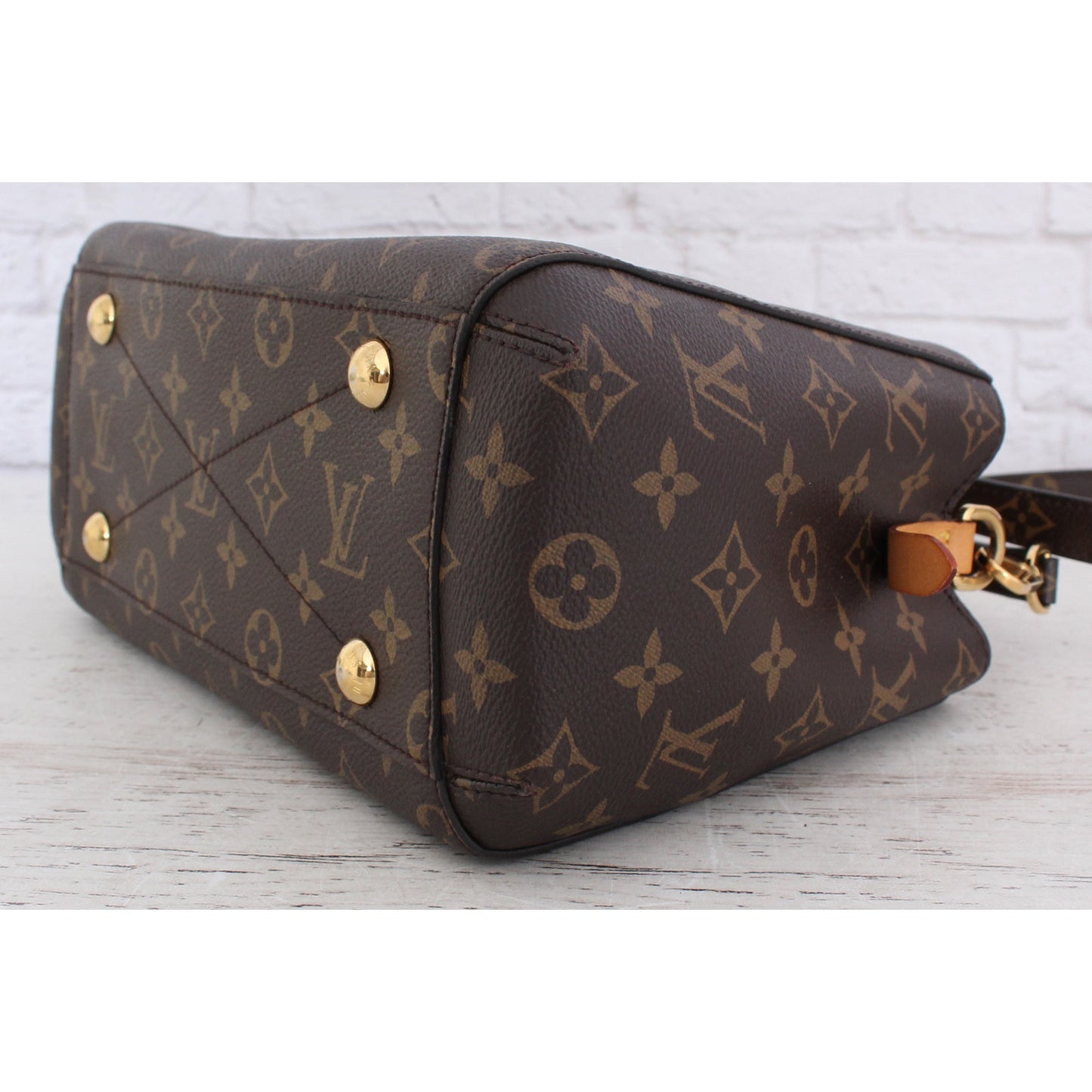 Louis Vuitton Montaigne BB Crossbody