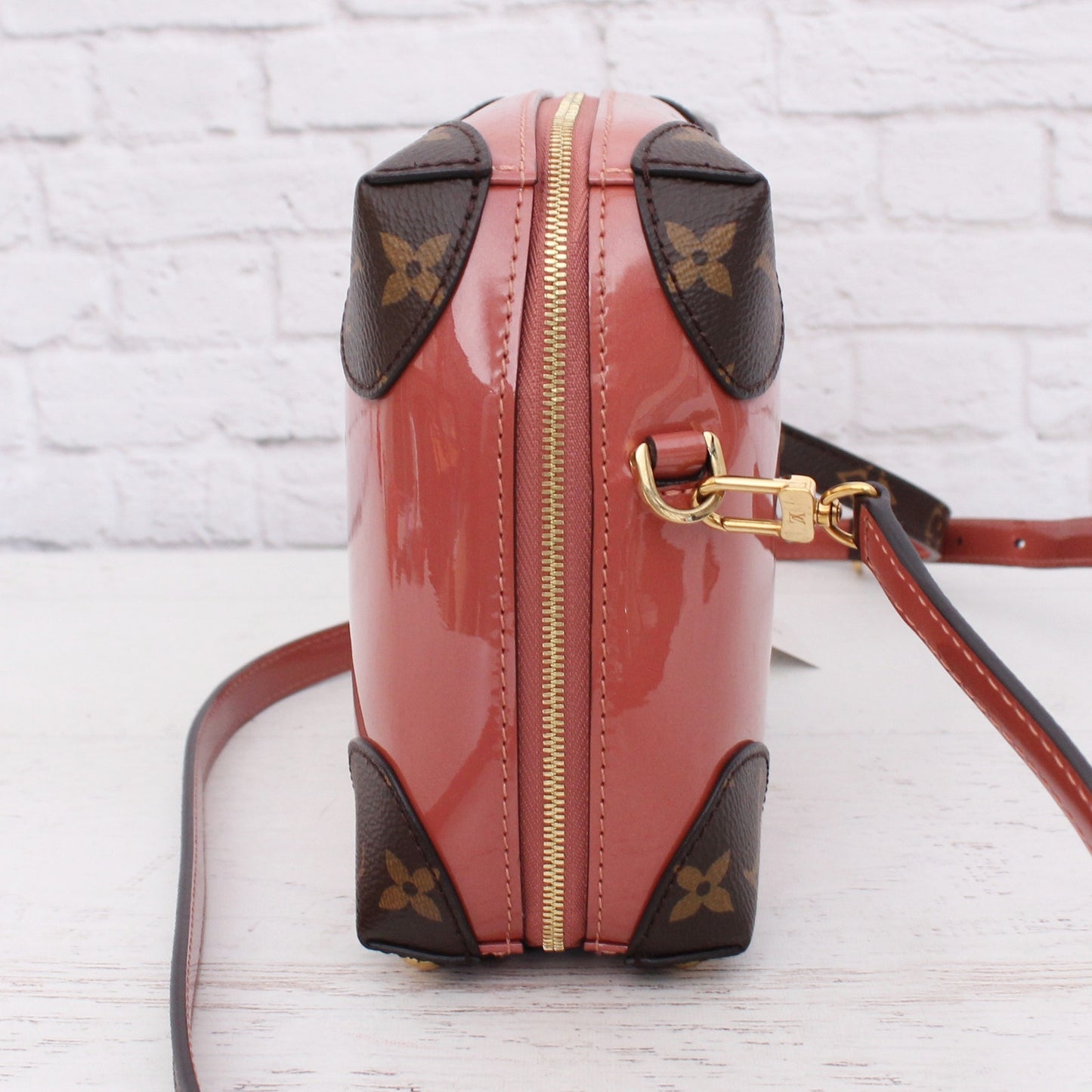 Louis Vuitton Venice Pink Patent Leather Crossbody Shoulder Purse Gold A4884