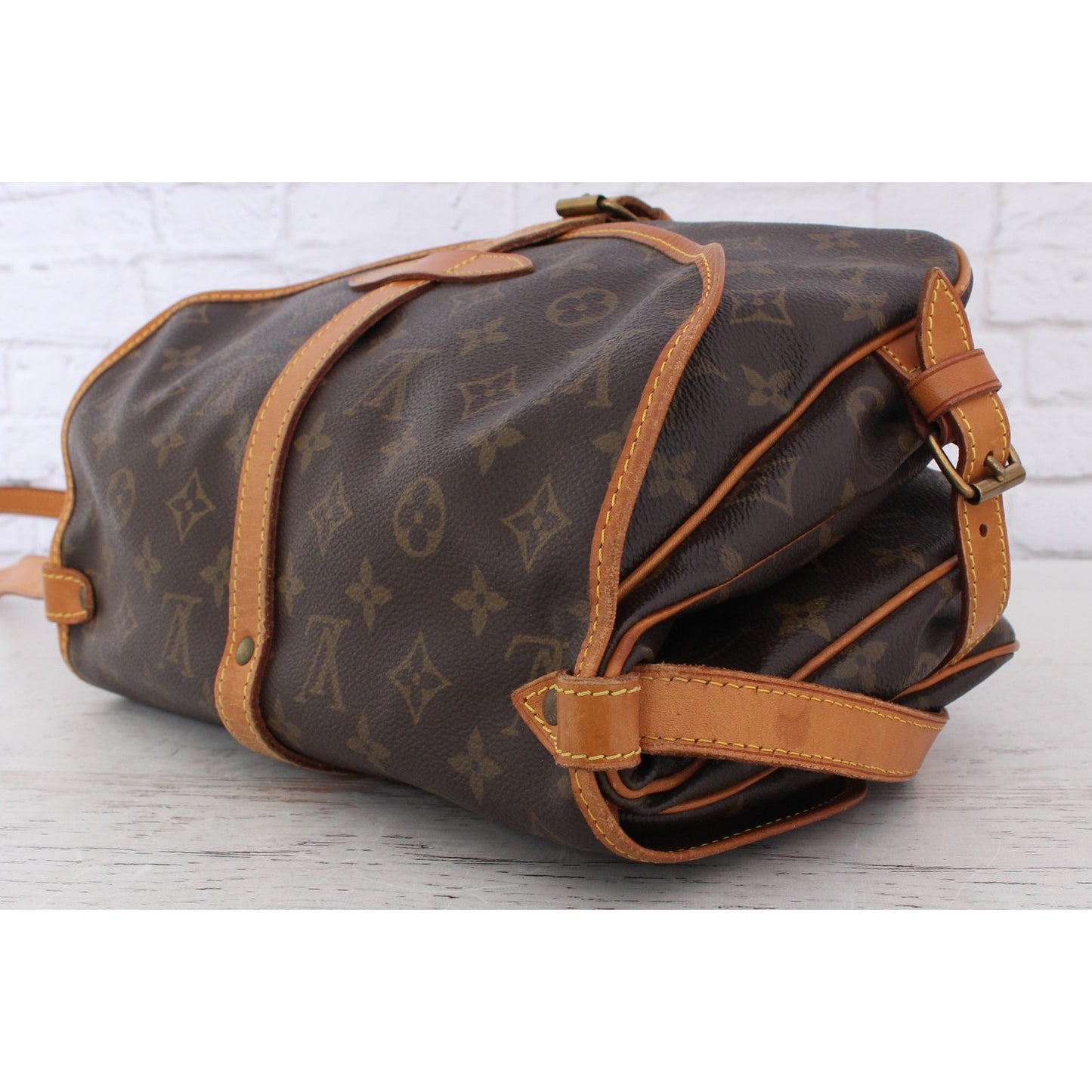 Louis Vuitton Saumur 30 Monogram Crossbody