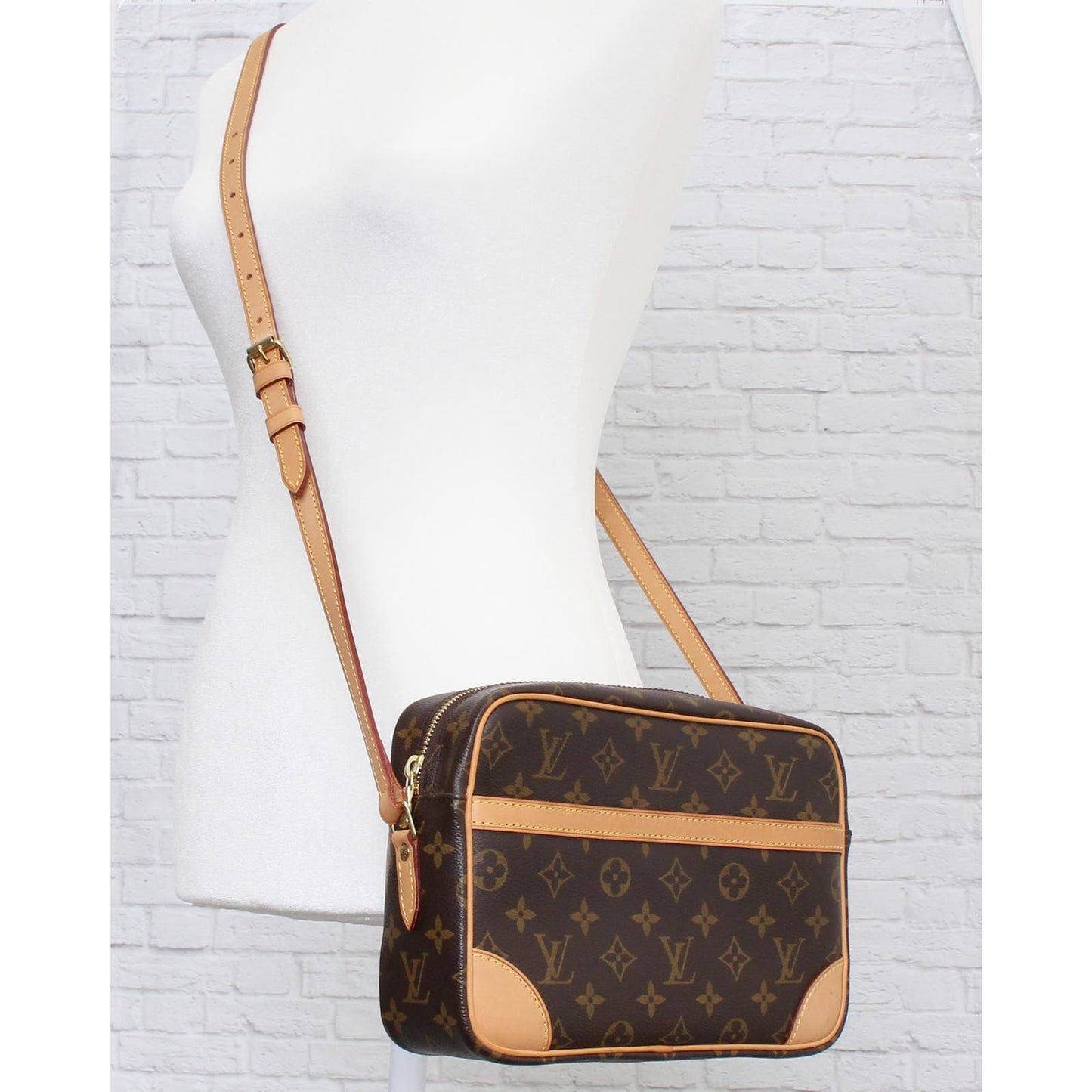 Louis Vuitton Trocadero 24 PM Monogram PRISTINE Crossbody