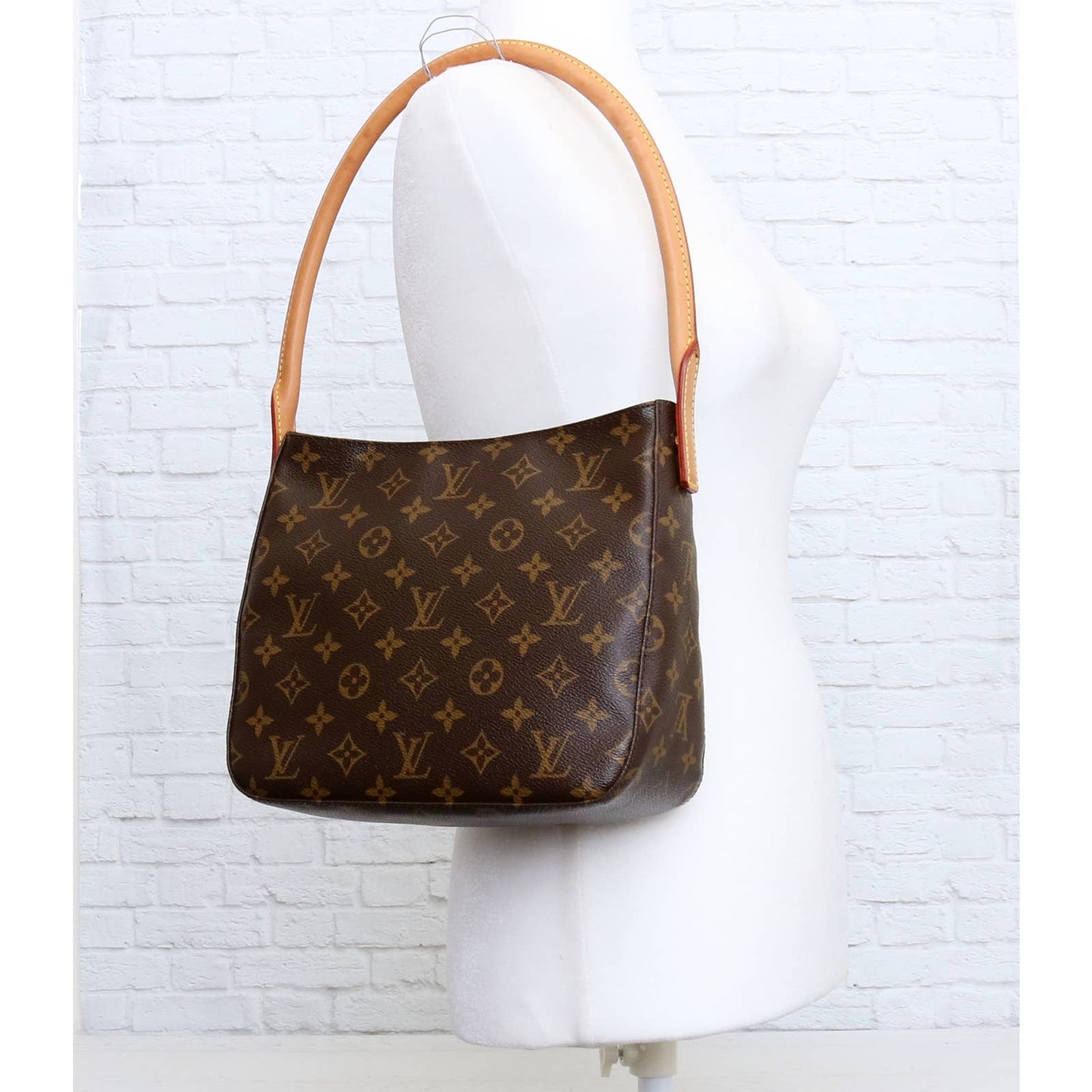 Louis Vuitton Looping MM Monogram Shoulder Bag