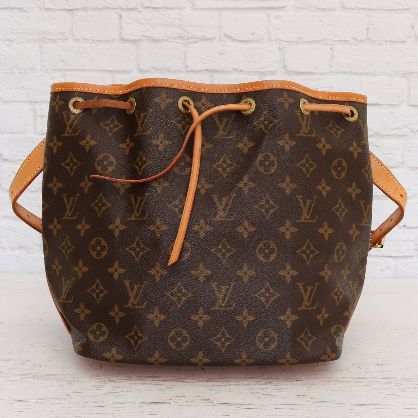 Louis Vuitton Petit Noé Monogram Shoulder Bag Bucket Tote Handbag Bag