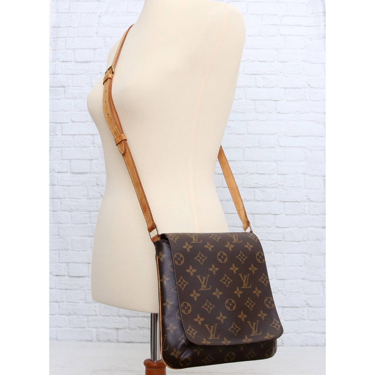 Louis Vuitton Musette Salsa Long Monogram Crossbody