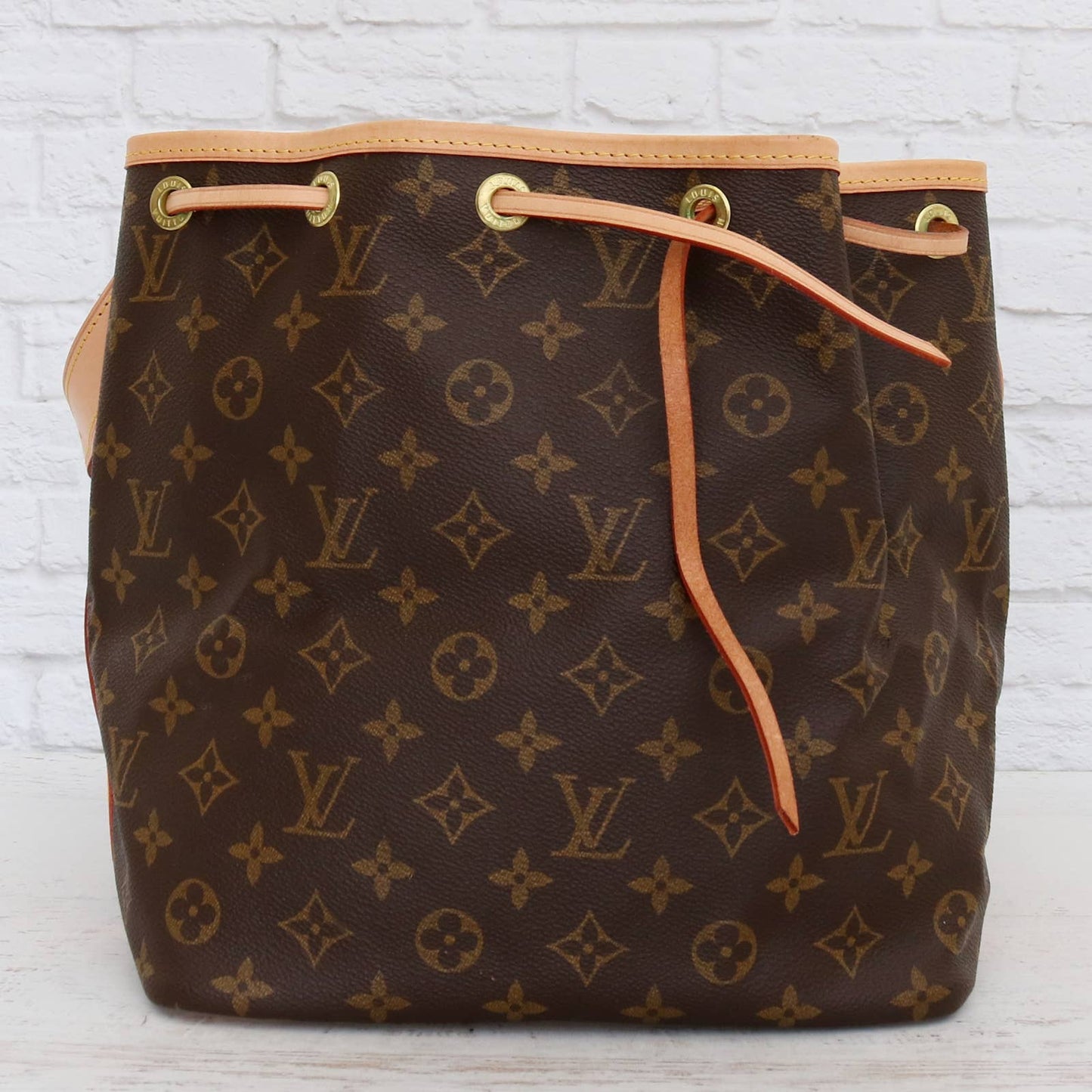 Louis Vuitton Petit Noé Monogram Shoulder Bag Bucket