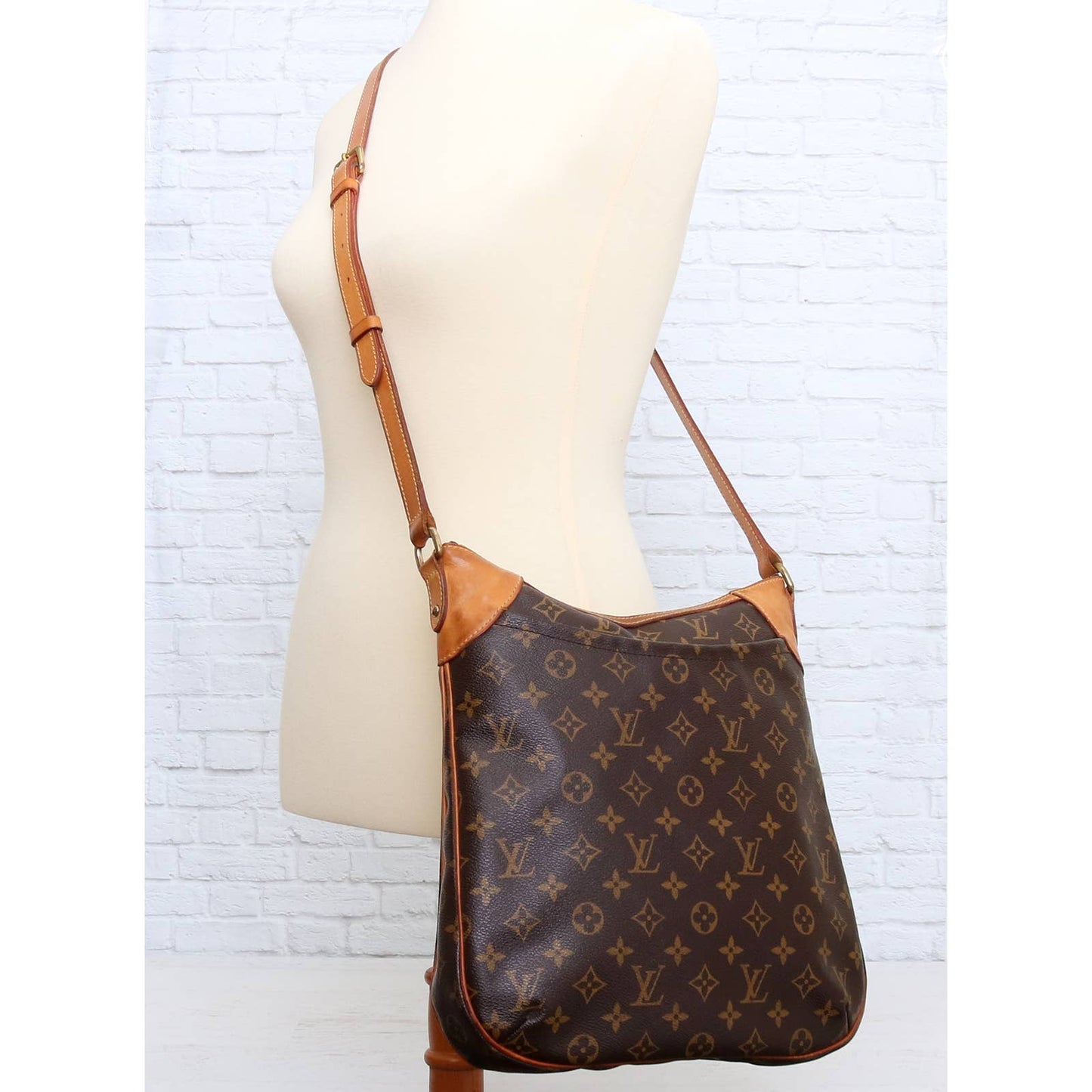 Louis Vuitton Odeon MM Monogram Crossbody