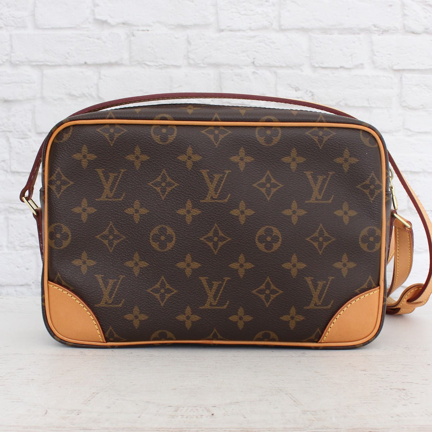 Louis Vuitton Trocadero 24 PM Monogram PRISTINE Crossbody