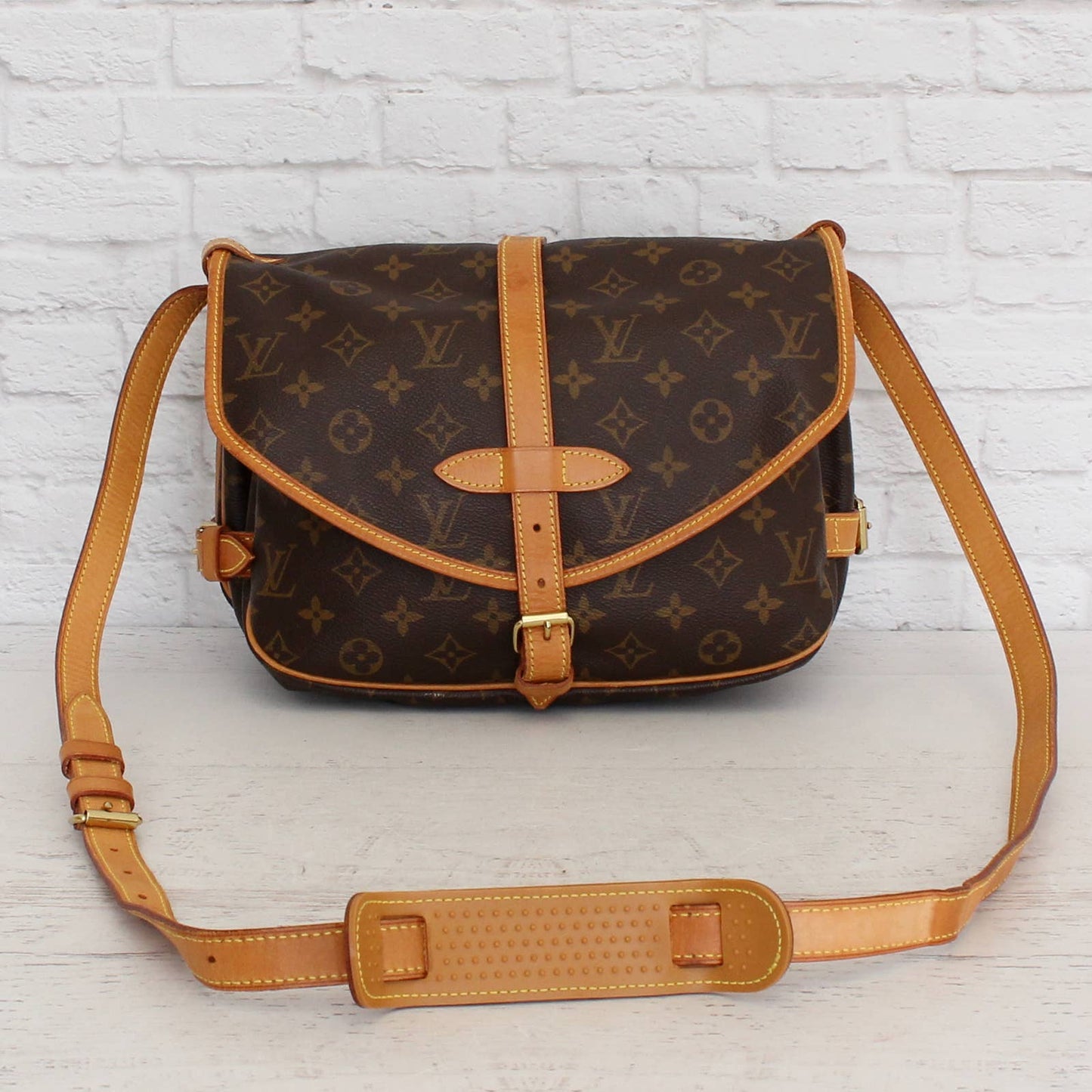 Louis Vuitton Saumur 30 Monogram EXCELLENT Crossbody & Shoulder Bag