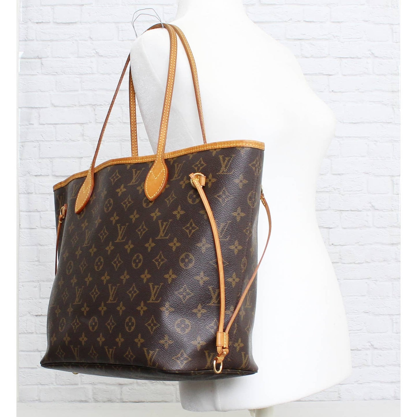 Louis Vuitton Neverfull MM Monogram Tote