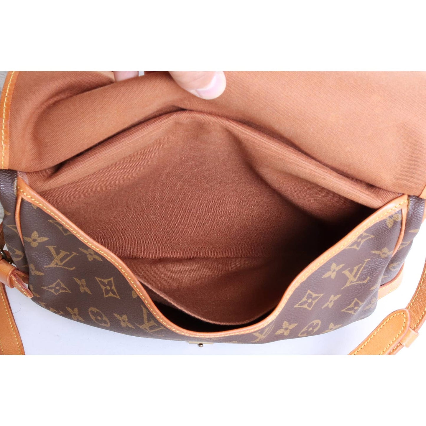 Louis Vuitton Saumur 30 Monogram Crossbody