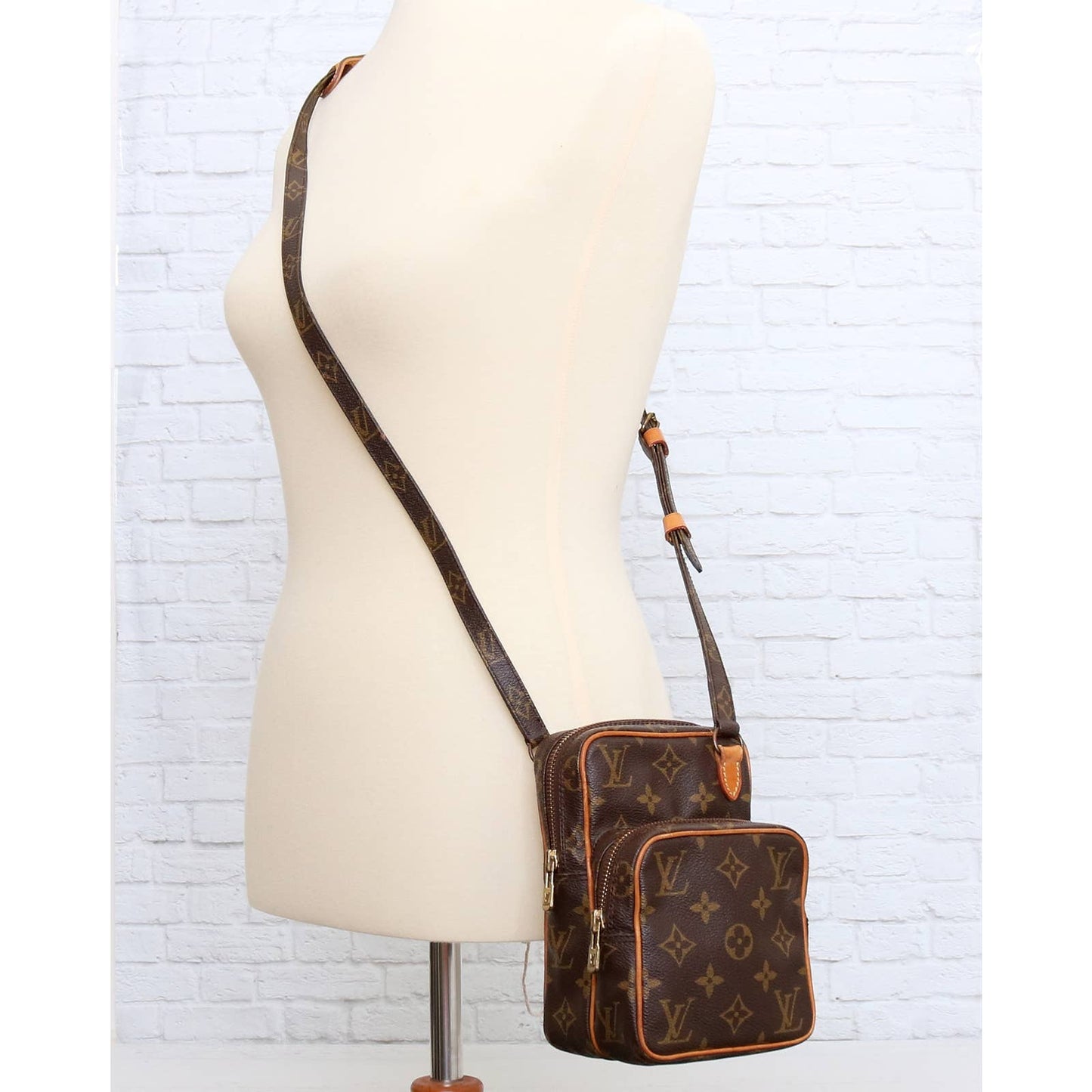 Louis Vuitton Amazon Vintage Monogram Crossbody