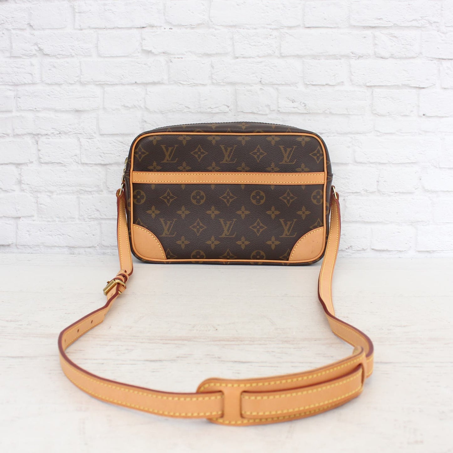 Louis Vuitton Trocadero 24 PM Monogram PRISTINE Crossbody