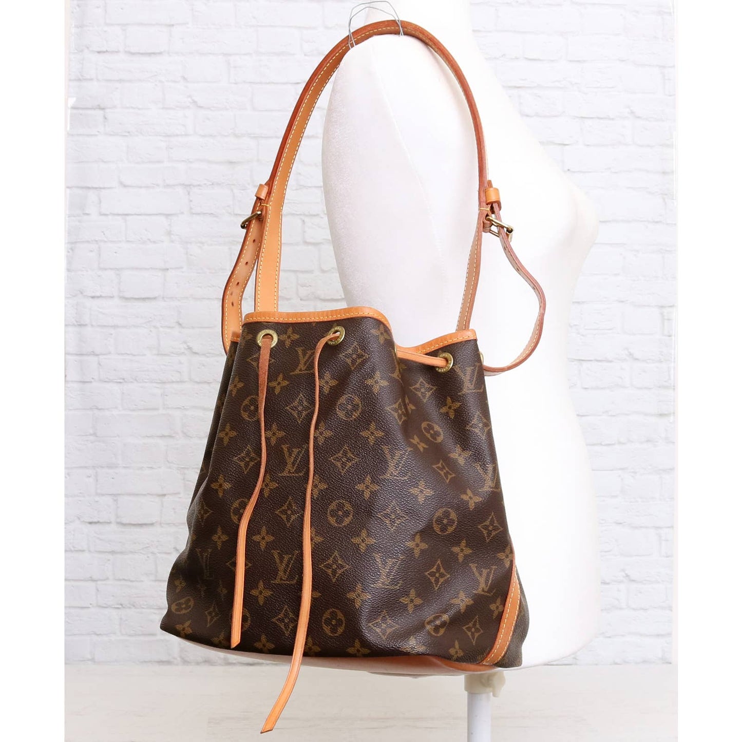 Louis Vuitton Petit Noé Monogram Shoulder Bag Bucket Tote Handbag Bag