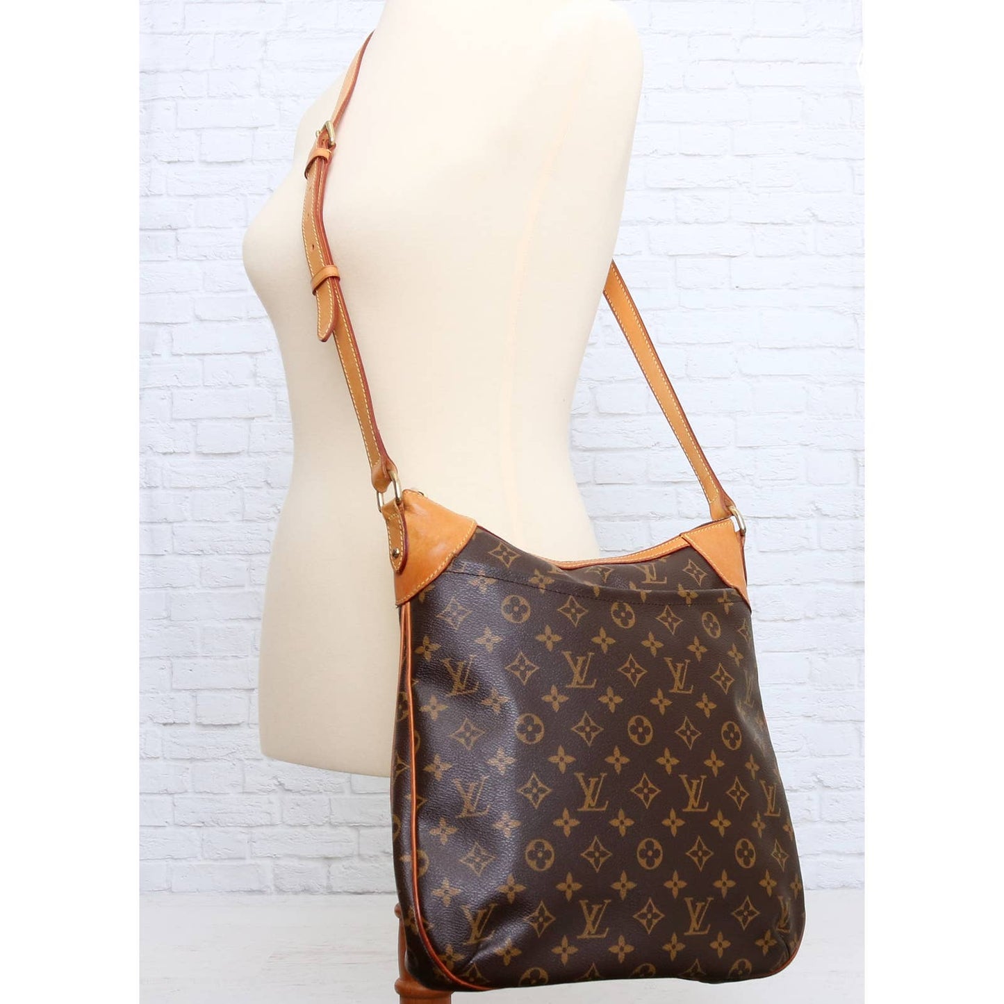 Louis Vuitton Odeon MM Monogram Crossbody