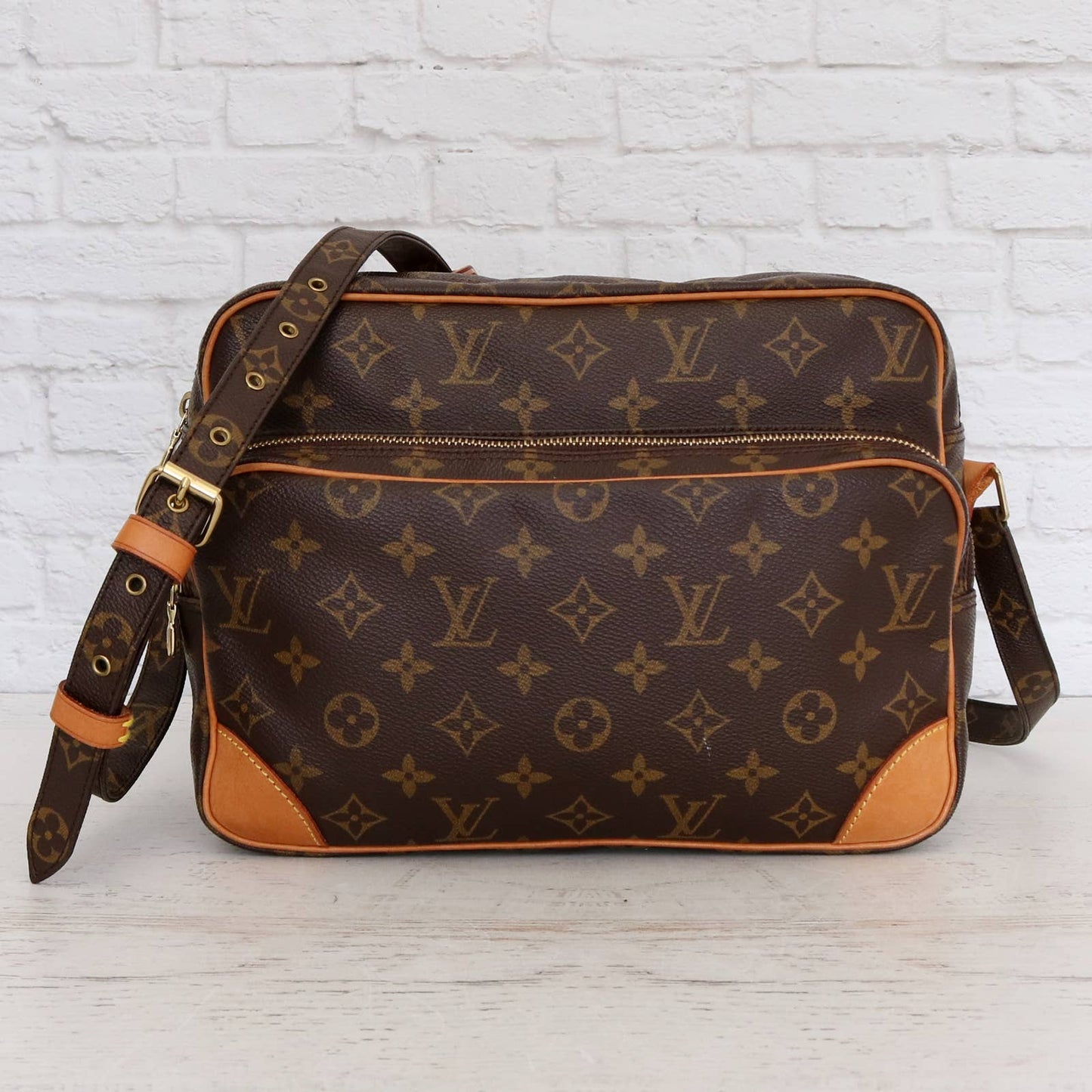 Louis Vuitton Nile Crossbody Monogram