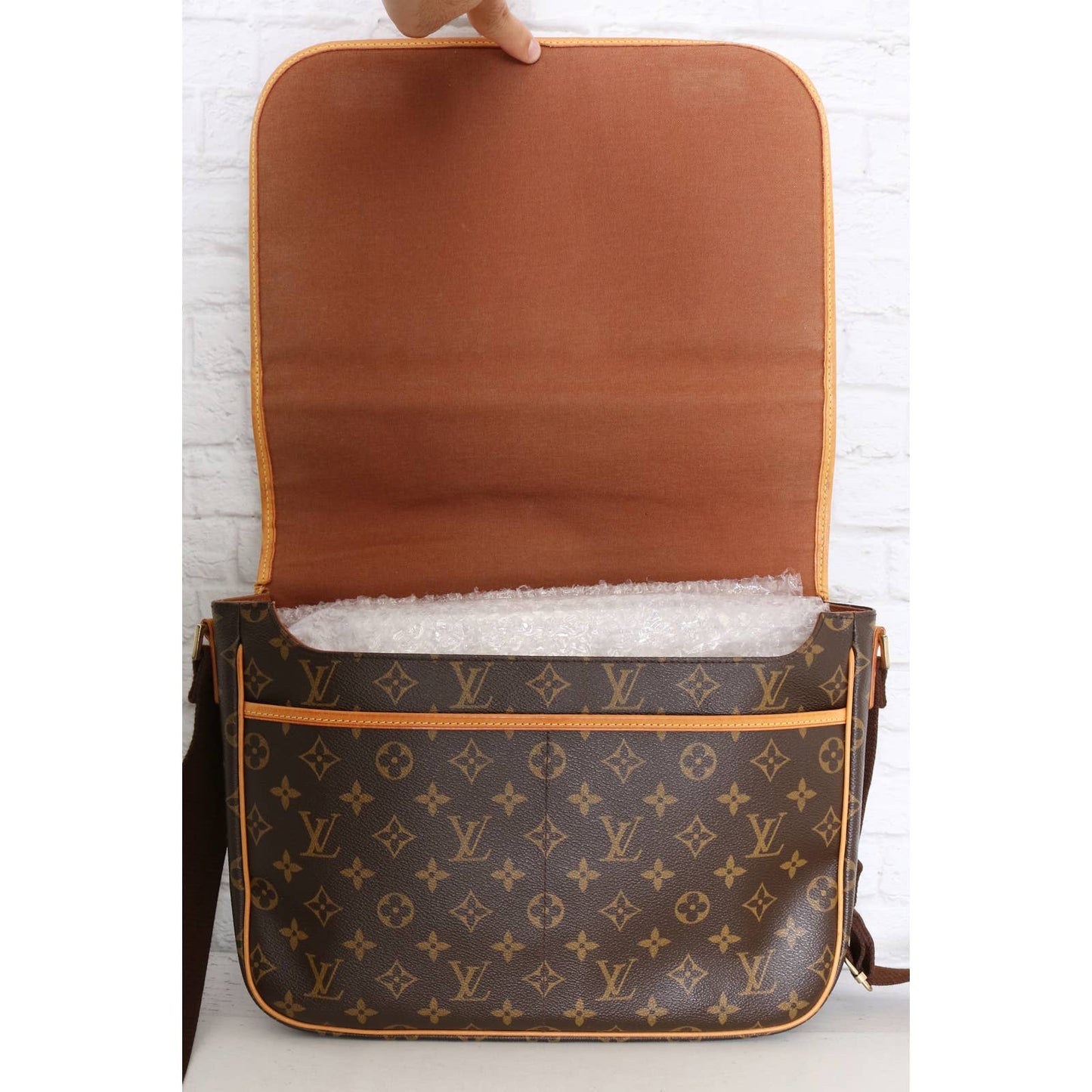 Louis Vuitton Messenger Bosphore GM Monogram Crossbody & Shoulder Bag