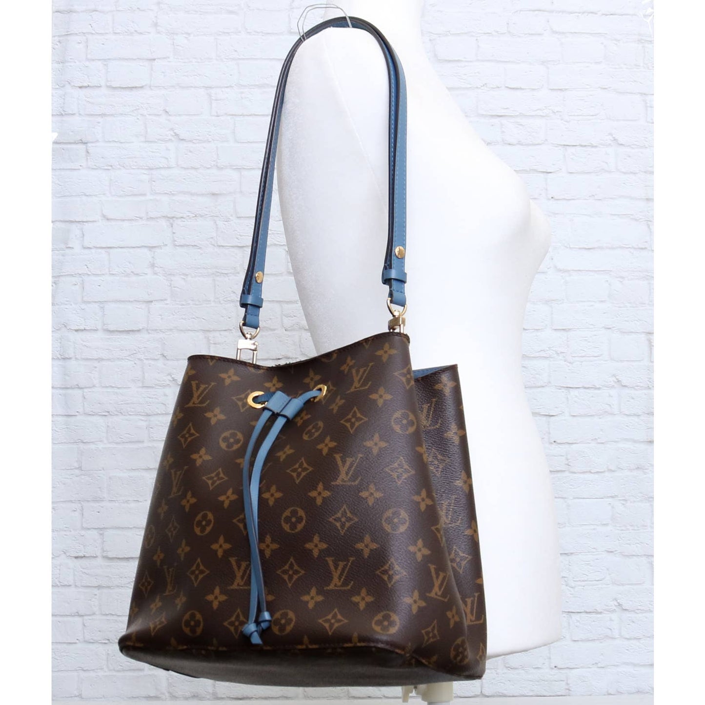 Louis Vuitton NéoNoé MM Monogram Blue Bucket Shoulder & Crossbody