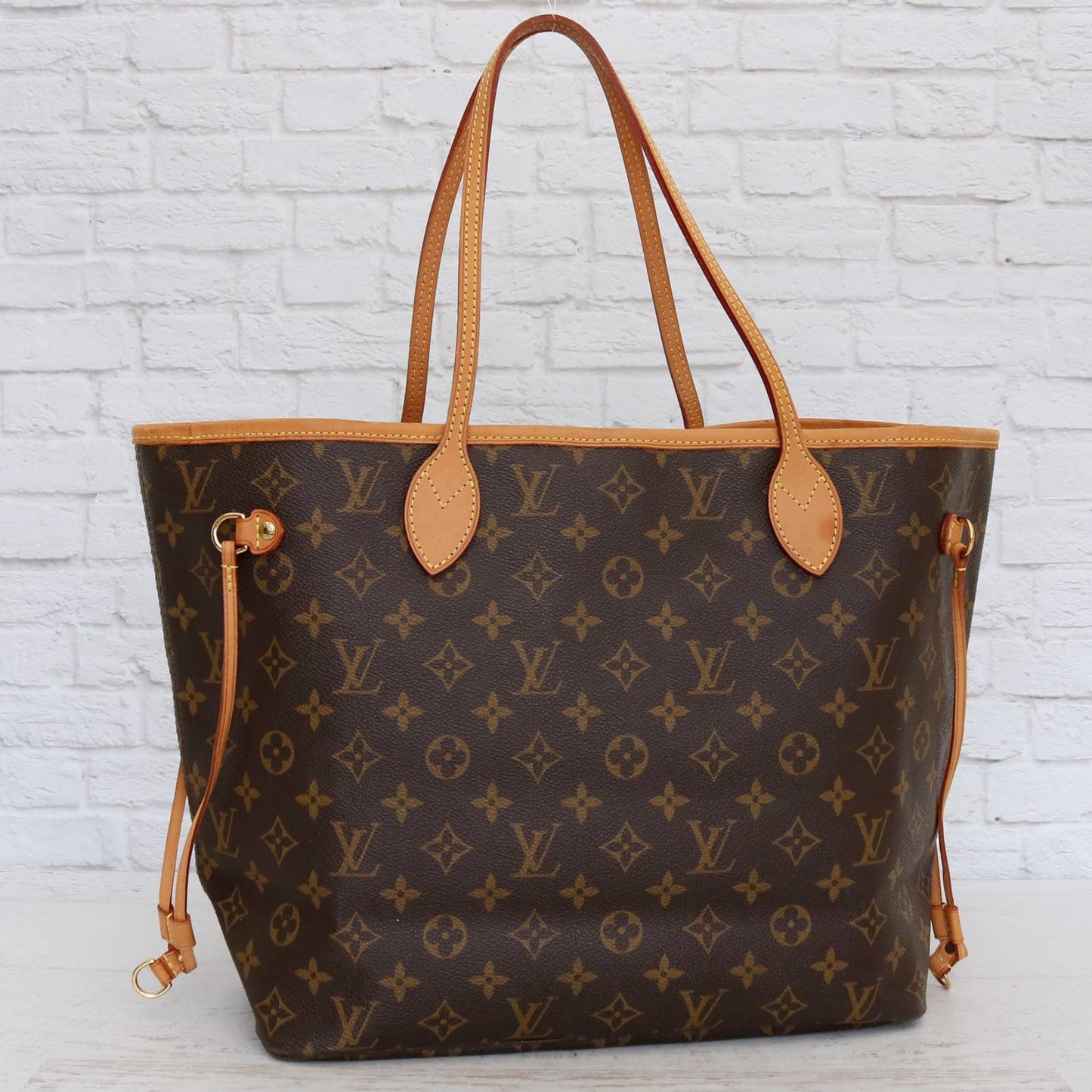 Louis Vuitton Neverfull MM Monogram Tote