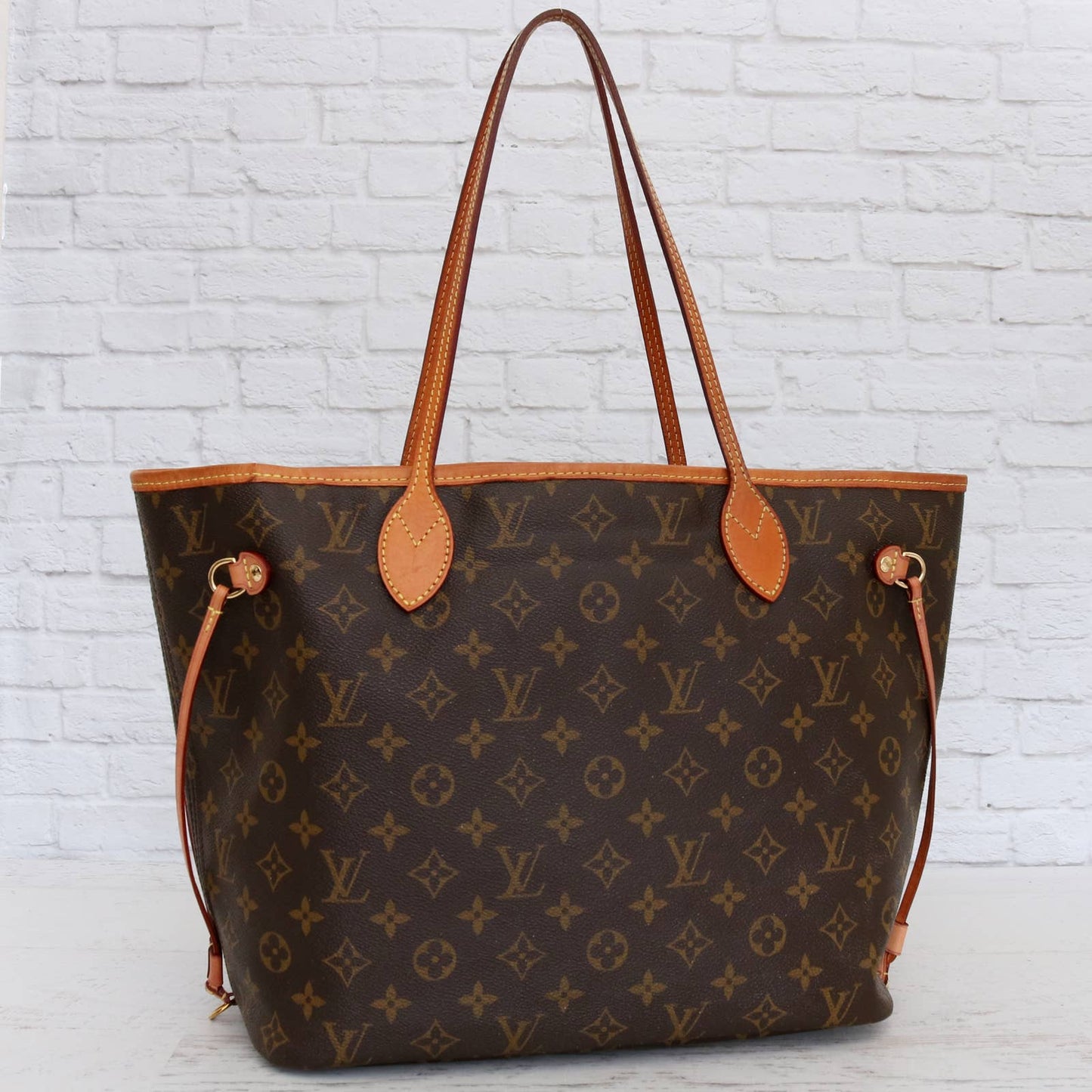 Louis Vuitton Neverfull MM Monogram Tote Shoulder Bag