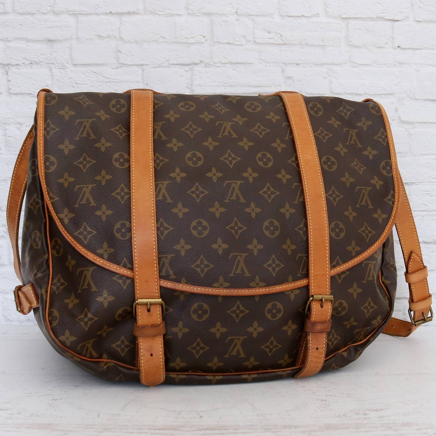 Louis Vuitton Saumur 43 Monogram Crossbody