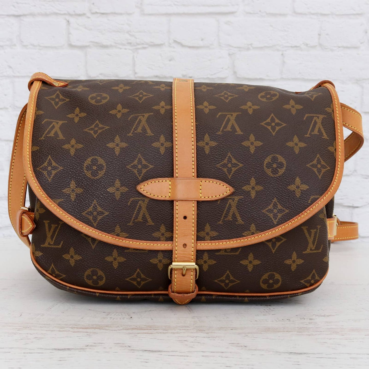 Louis Vuitton Saumur 30 Monogram Crossbody Canvas Handbag Messenger LV