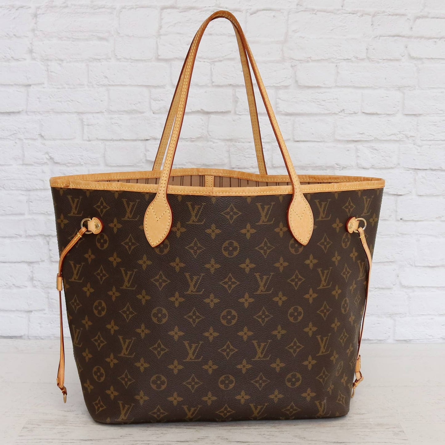 Louis Vuitton Neverfull MM Monogram Tote