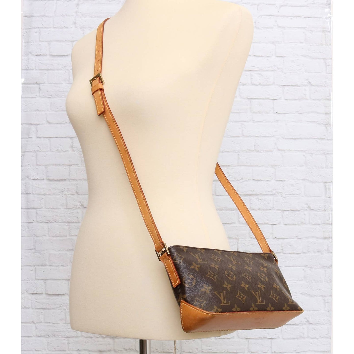 Louis Vuitton Trotteur Monogram Crossbody