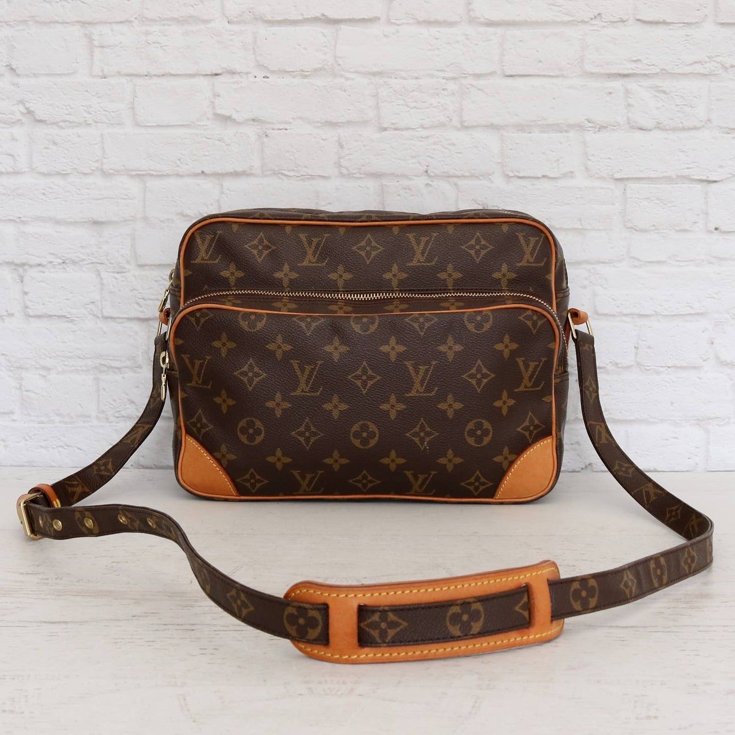 Louis Vuitton Nile Crossbody Monogram