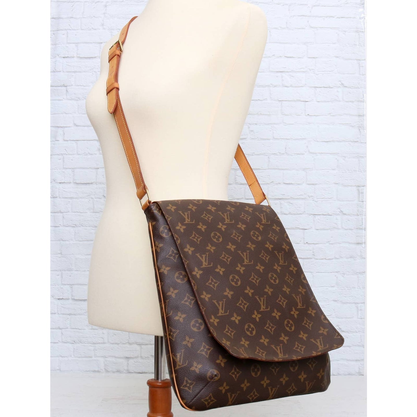 Louis Vuitton Musette GM Large Crossbody & Shoulder Bag