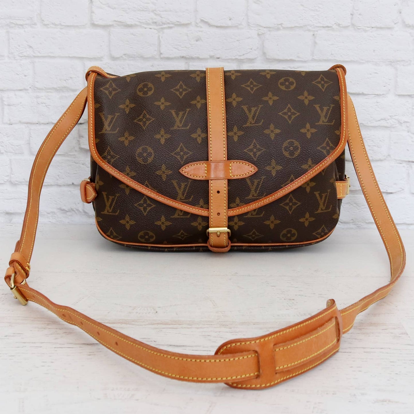 Louis Vuitton Saumur 30 Monogram Crossbody Canvas Handbag Messenger LV