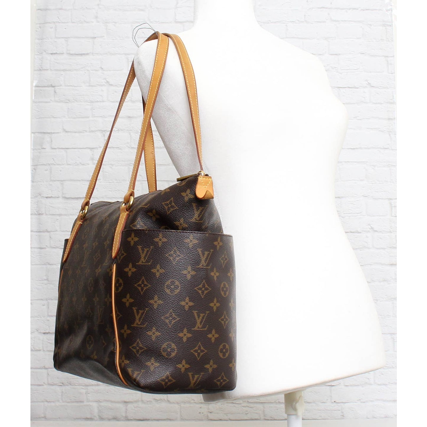 Louis Vuitton Totally MM Monogram Tote