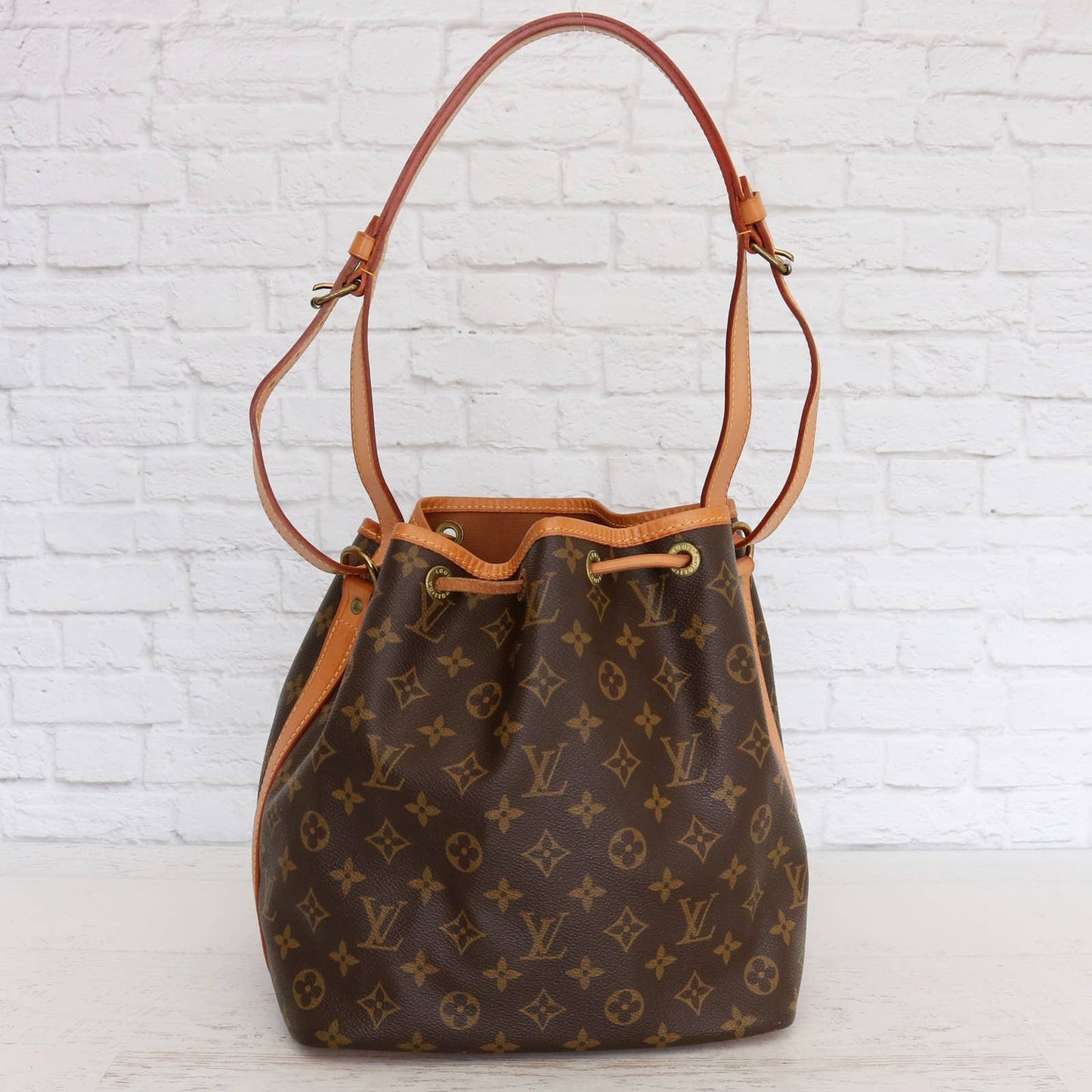 Louis Vuitton Petit Noé Monogram GREAT Bucket Bag Shoulder Hobo Purse