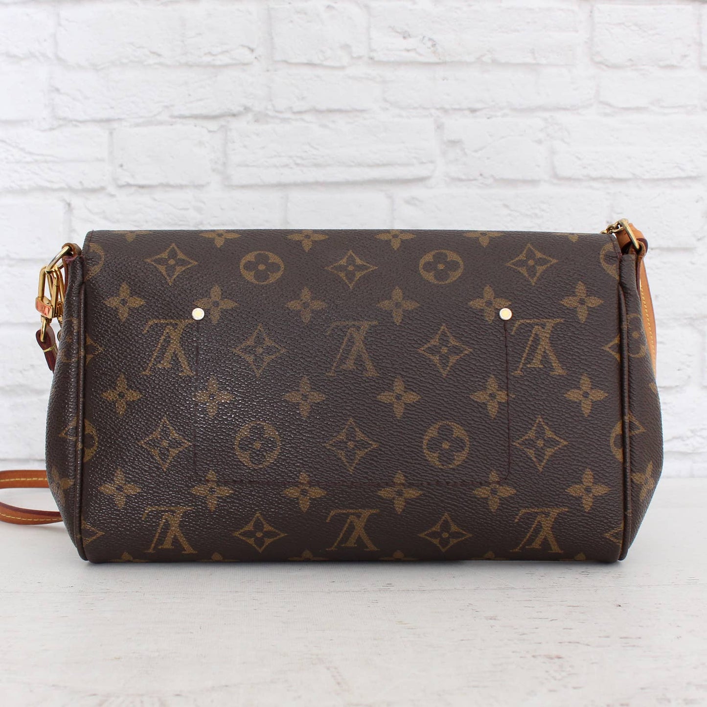 Louis Vuitton Favorite MM Monogram Crossbody & Shoulder Bag LV Purse