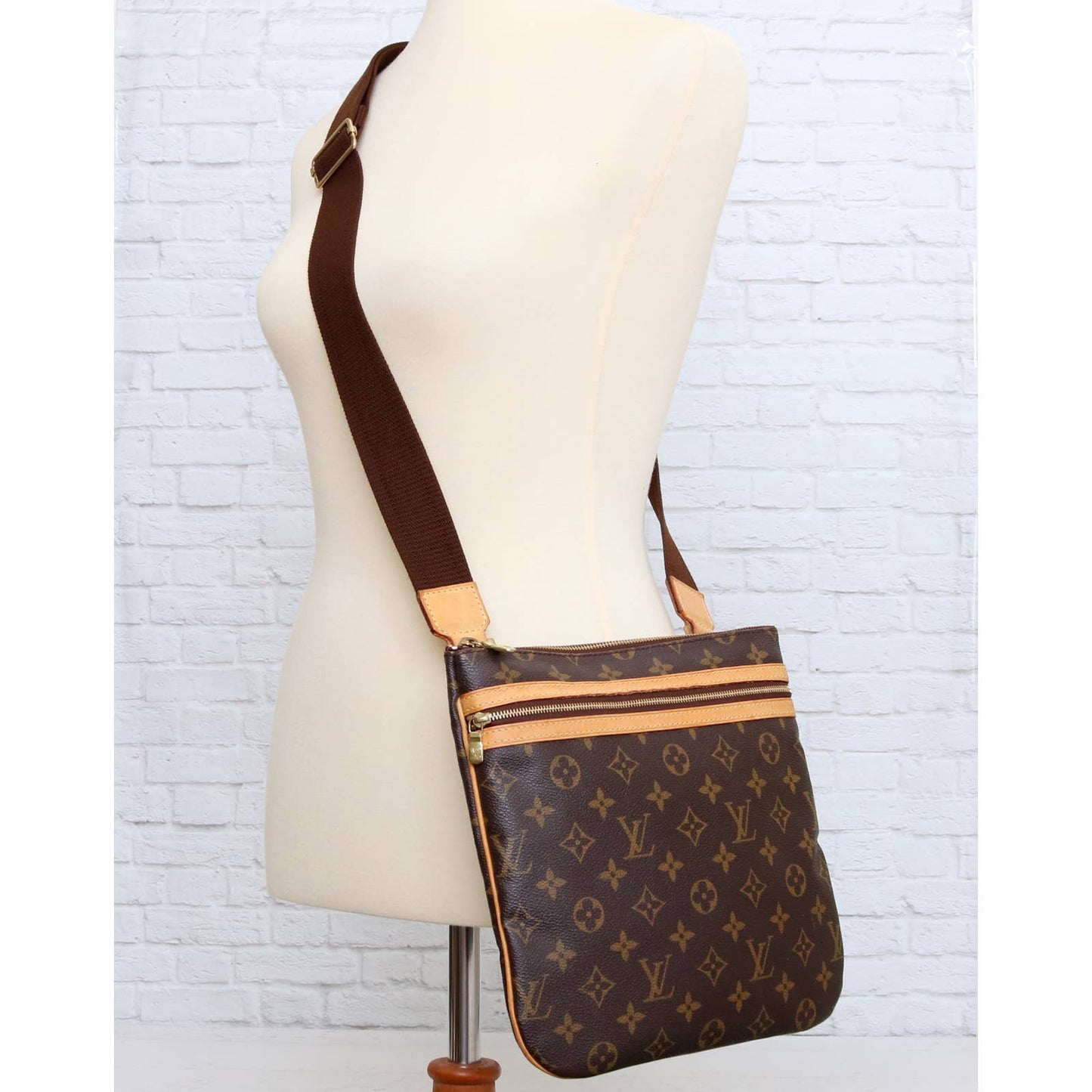 Louis Vuitton Pochette Bosphore Monogram Crossbody