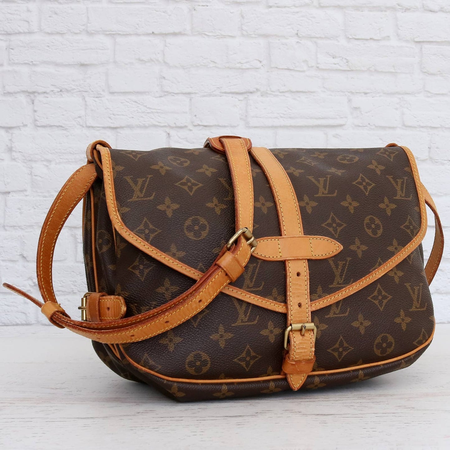 Louis Vuitton Saumur 30 Monogram Crossbody