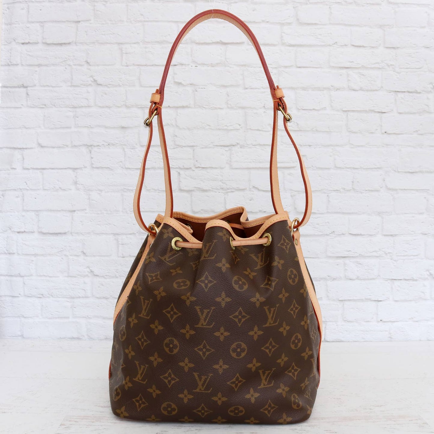 Louis Vuitton Petit Noé Monogram Shoulder Bag Bucket