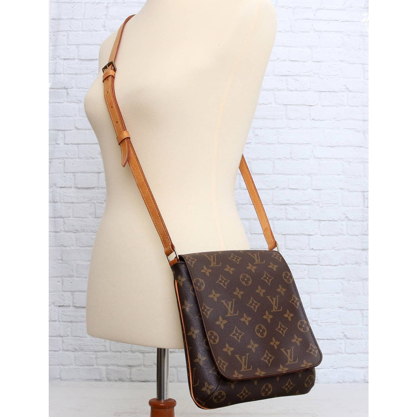 Louis Vuitton Musette Salsa Long Monogram Crossbody