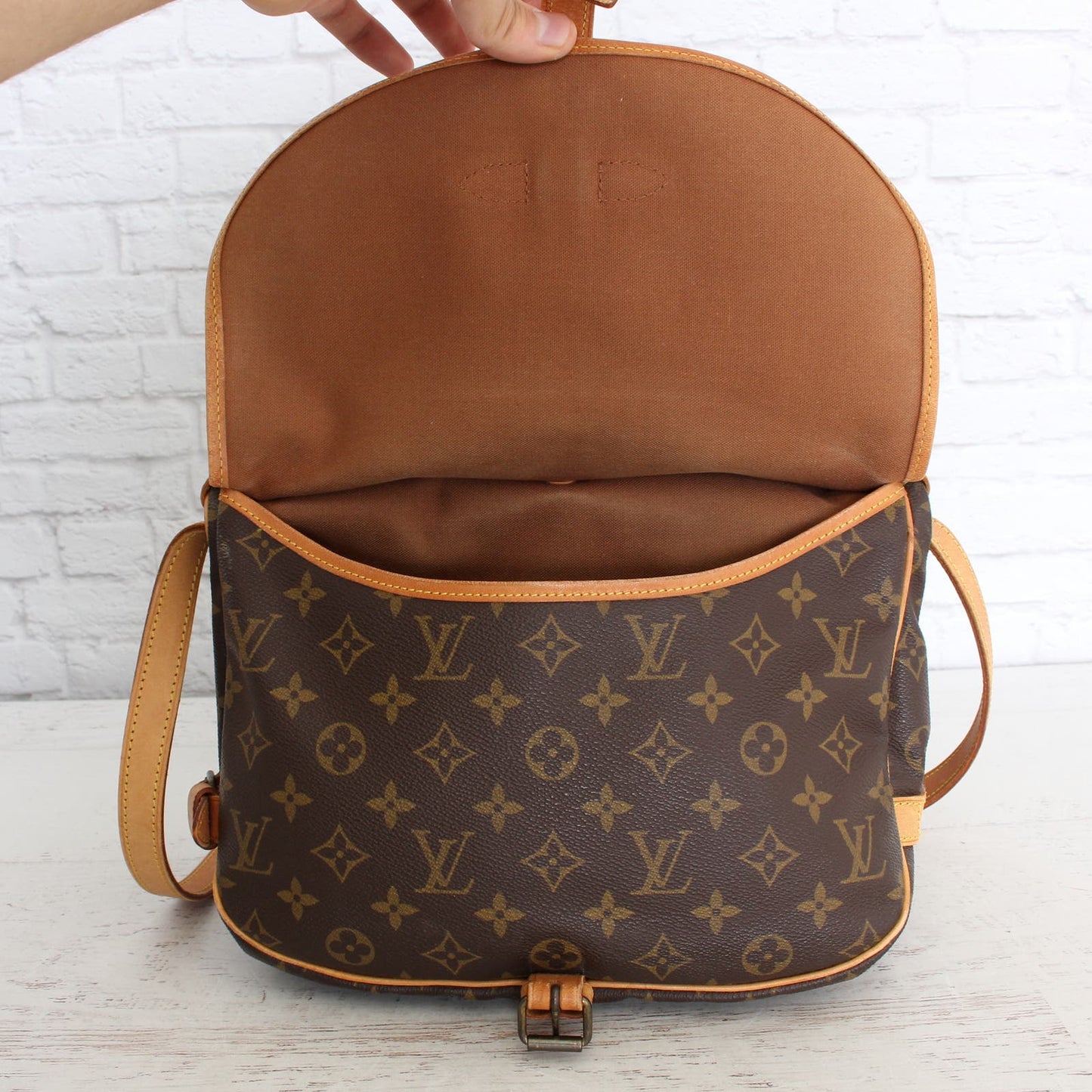 Louis Vuitton Saumur 30 Monogram Crossbody