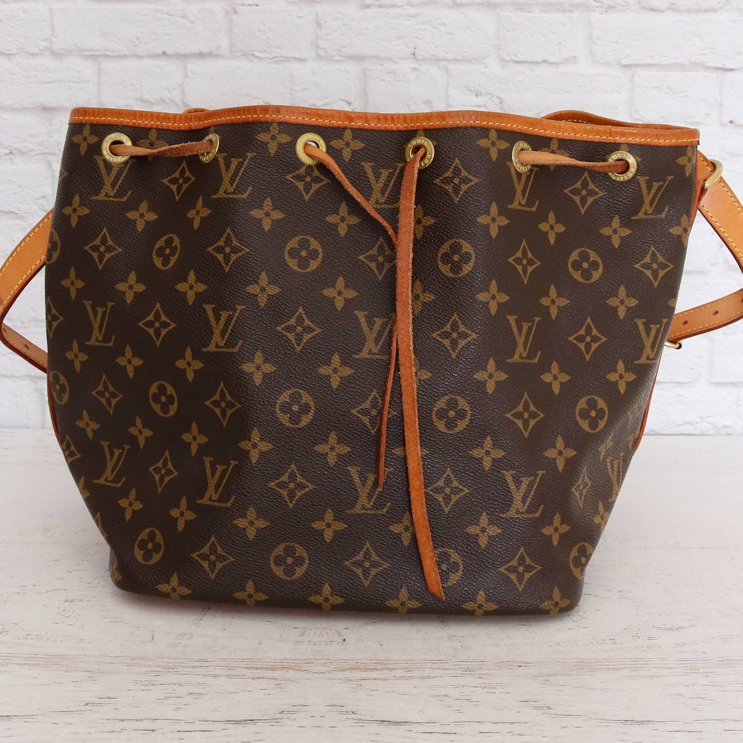 Louis Vuitton Petit Noé Monogram Small Bucket Shoulder Bag