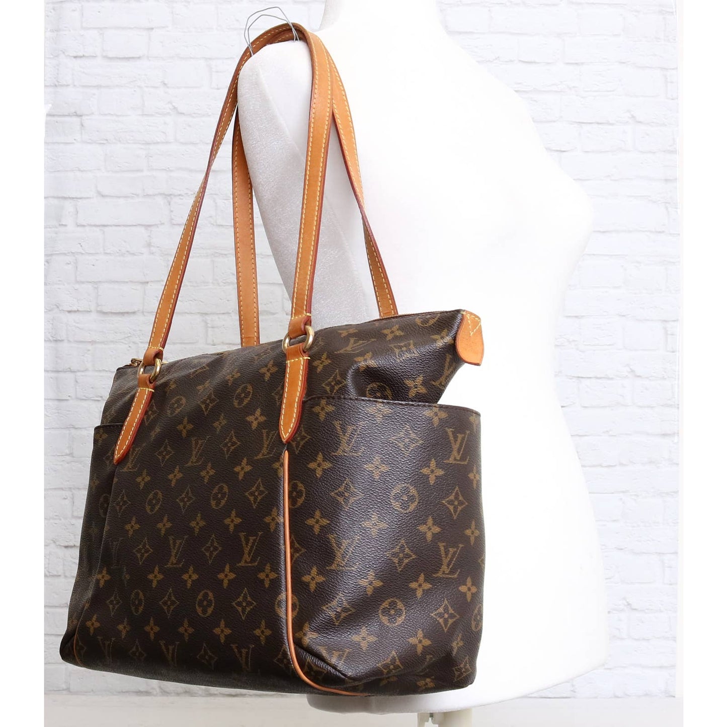 Louis Vuitton Totally MM Monogram Tote