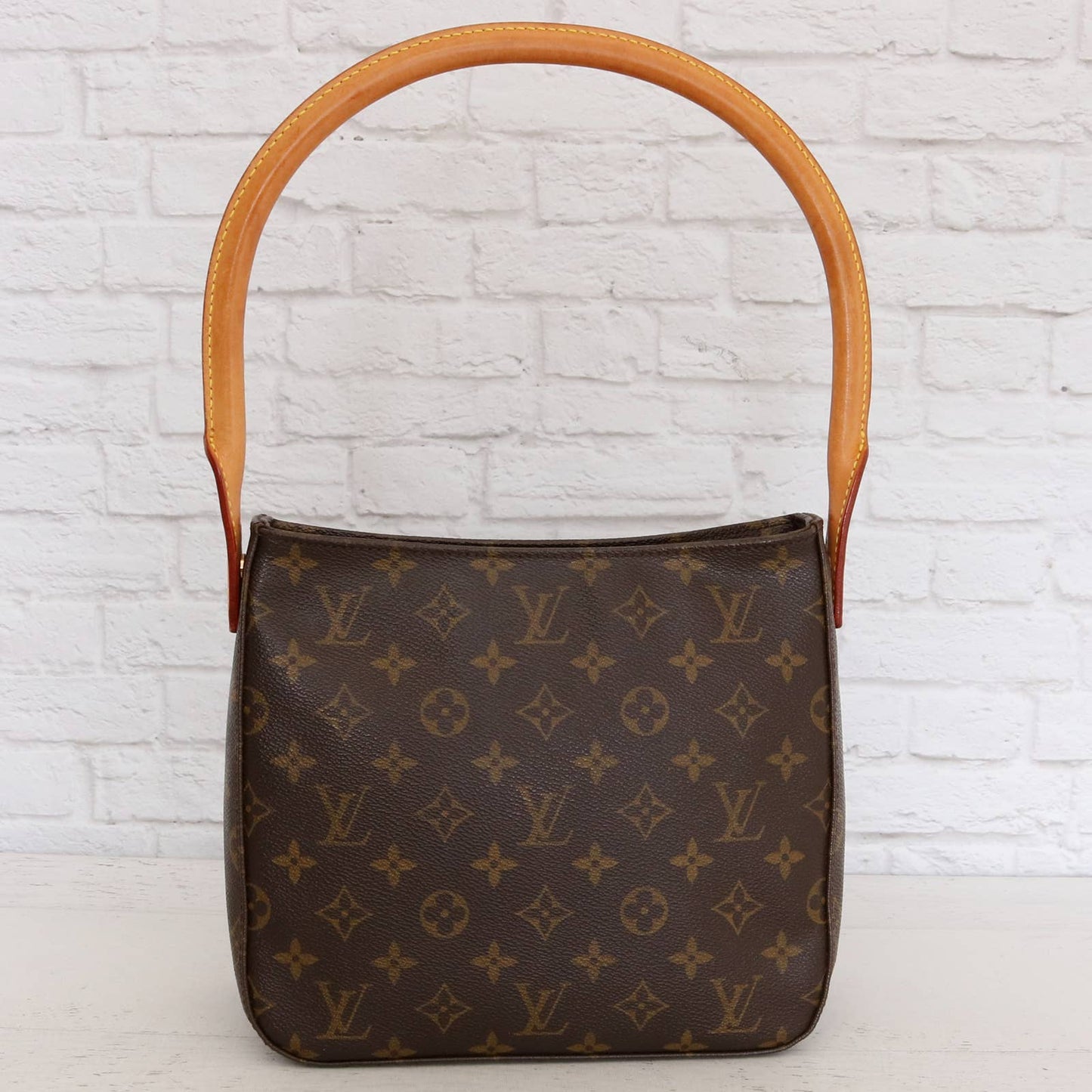 Louis Vuitton Looping MM Monogram Shoulder Bag Purse