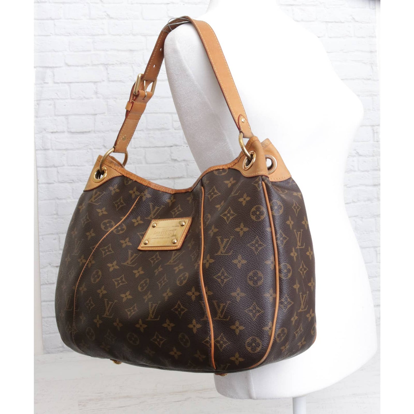 Louis Vuitton Galliera PM Monogram Shoulder Bag