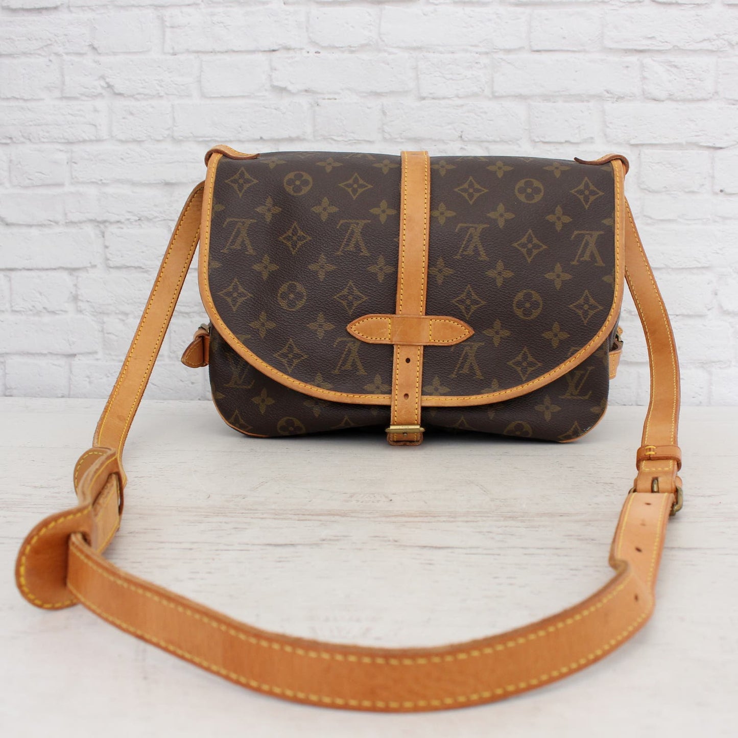 Louis Vuitton Saumur 30 Monogram Crossbody