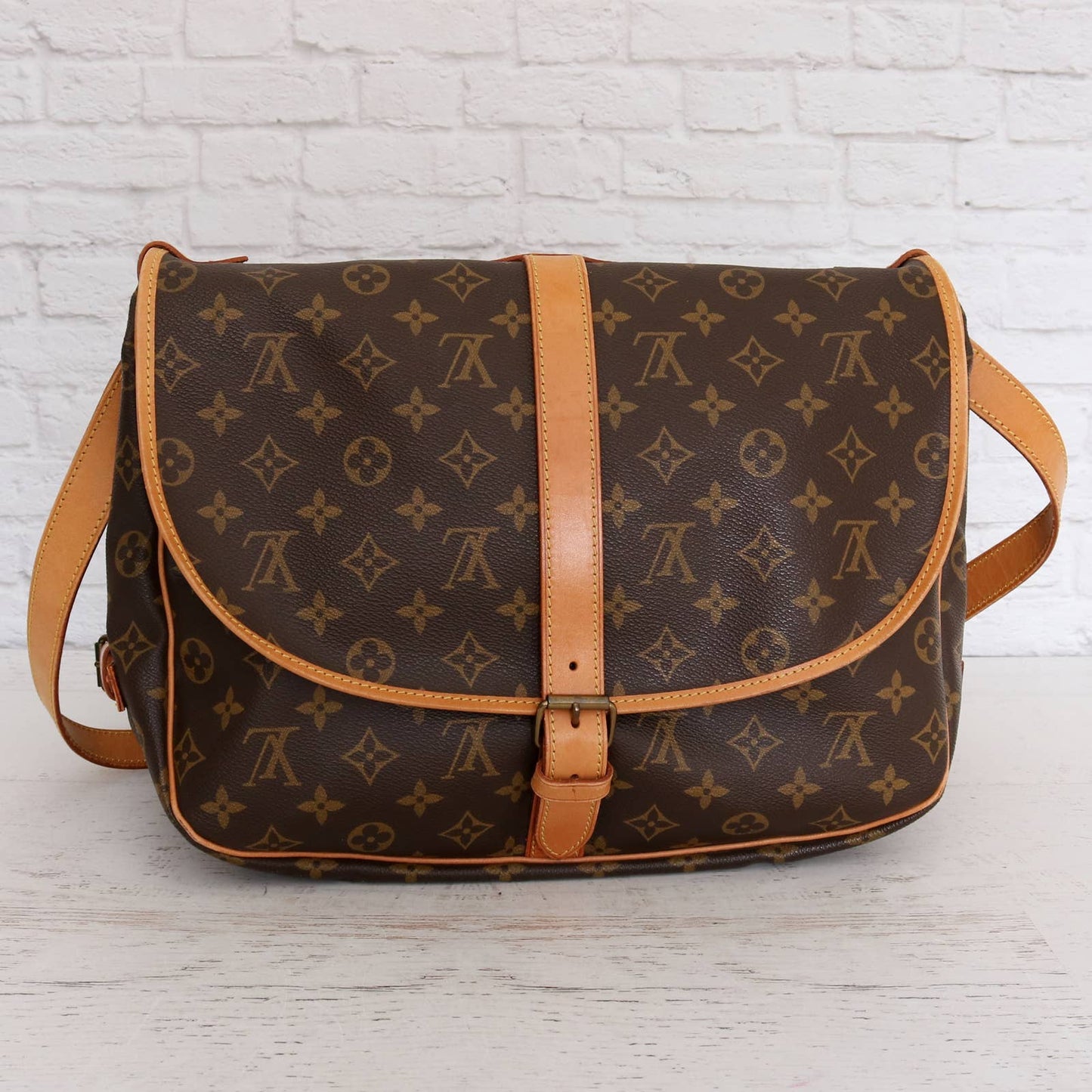 Louis Vuitton Saumur 35 Monogram Crossbody